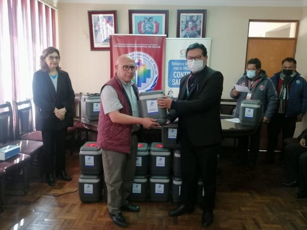 ProSalud dona equipos para cadena de frío en Oruro