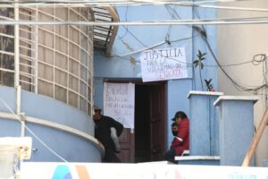 Toma de sede de la APDHB por simpatizantes del MAS