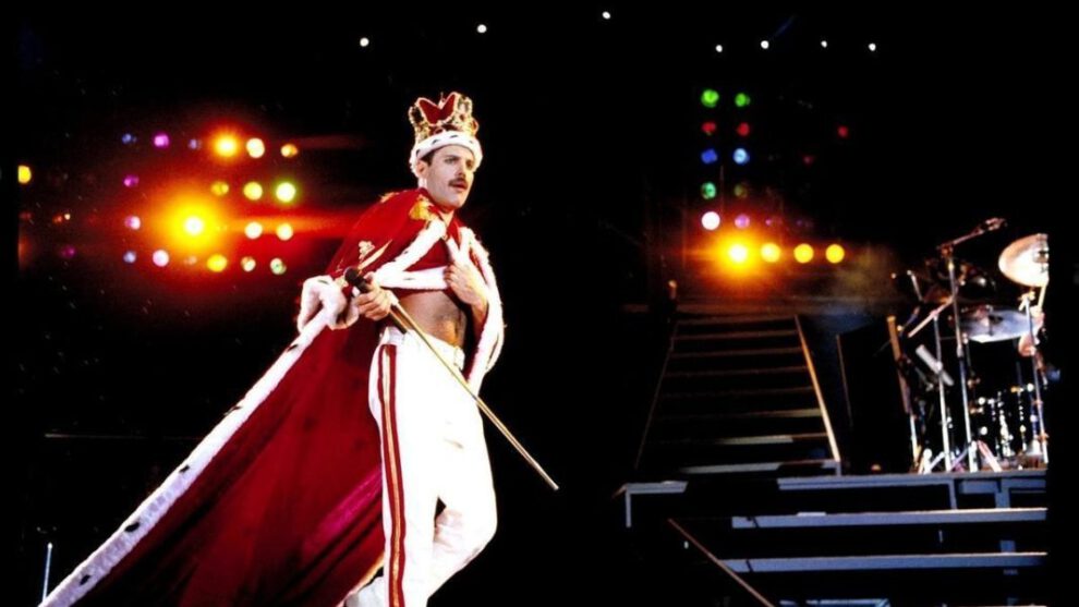 Freddie Mercury durante una actuación