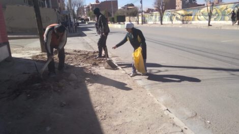 Limpieza en Oruro durante la jornada de limpieza