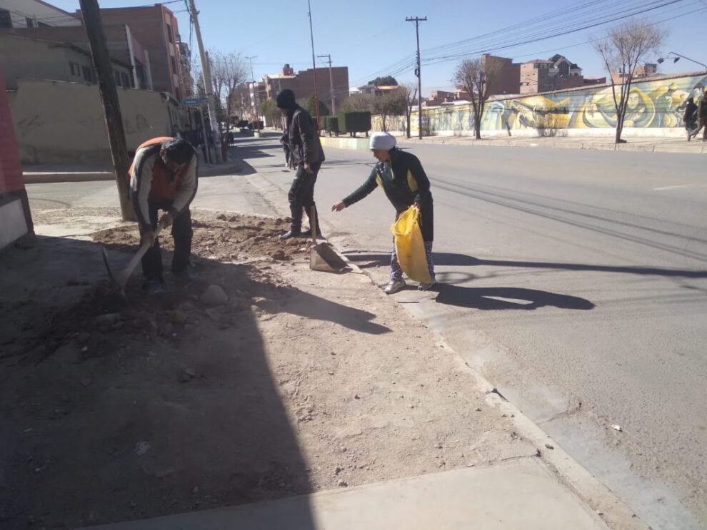 Limpieza en Oruro durante la jornada de limpieza