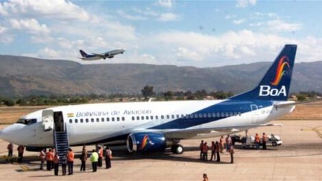 Vuelo de BoA regresa a Cochabamba tras desperfectos en uno de los motores