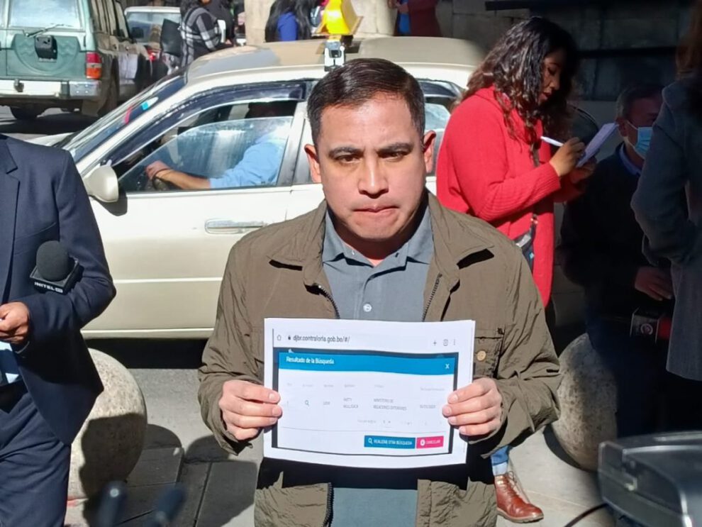 Lidia Patty en el Ministerio de Relaciones Exteriores