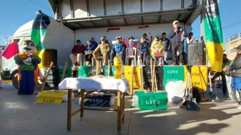 Aseo ciudadano en Oruro durante la jornada de limpieza