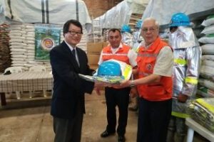 Japón dona equipos a Bolivia para combatir incendios forestales