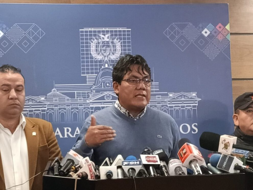 El diputado oficialista, Héctor Arce, habla sobre el caso narcovuelo