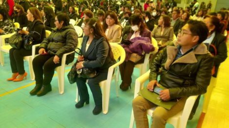 Reconocimiento para maestros meritorios en Oruro