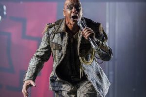 Till Lindemann, vocalista de Rammstein, acusado de agresiones sexuales
