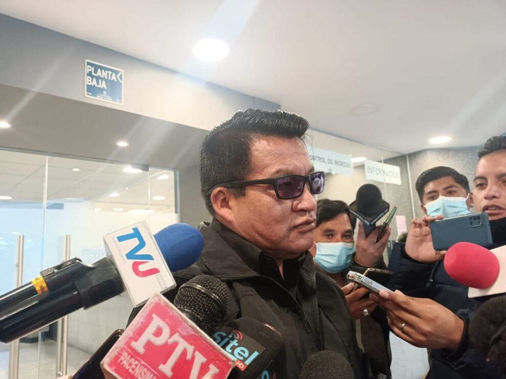 El diputado del MAS, Renán Cabezas, habla sobre el narcogobierno en Bolivia