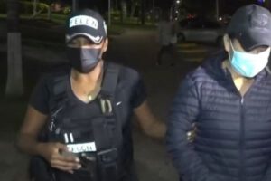 Funcionaria de la Aduana detenida por supuestamente borrar pruebas del narcovuelo en Viru Viru
