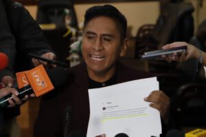 Evo Morales intenta expulsar a Arce y Choquehuanca del MAS