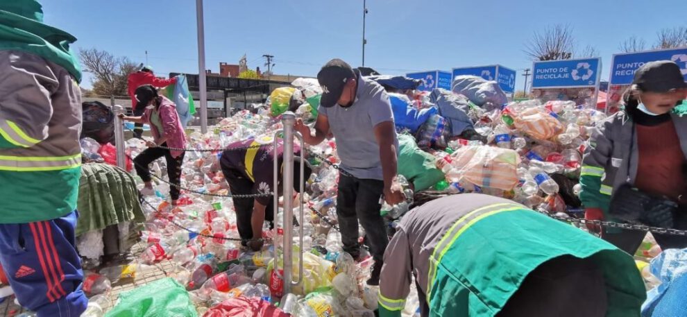 Reducción de uso de bolsas plásticas en Oruro