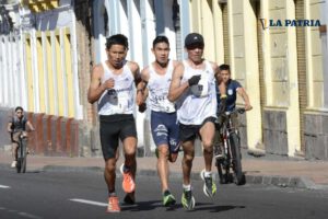 Héctor Garibay gana la competencia internacional 15K en Ecuador