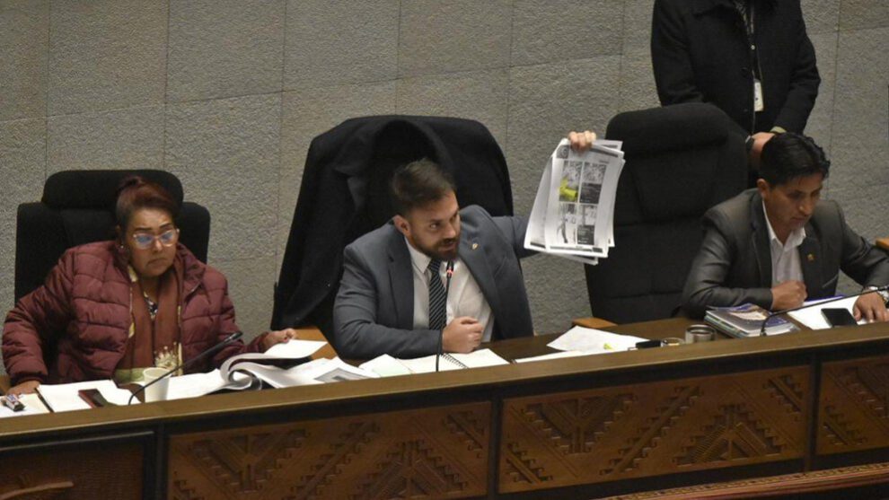 Del Castillo se salva de la censura