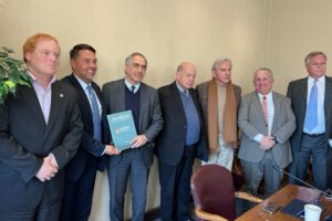 Persecución política en Bolivia según Erik Morón durante su visita en Chile