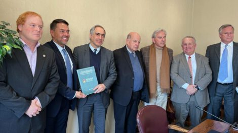 Persecución política en Bolivia según Erik Morón durante su visita en Chile