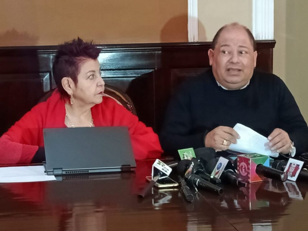 Denuncia por corrupción en YPFB presentada por Carlos Romero y Teresa Morales