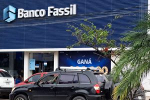 Oficinas de Banco Fassil en Santa Cruz