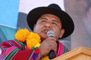 Exministro Juan Santos Cruz durante un acto