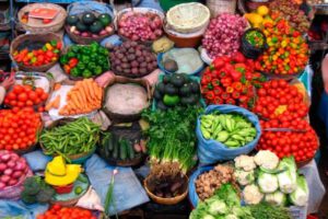 Aumento de precios en la canasta familiar por el frío en Bolivia