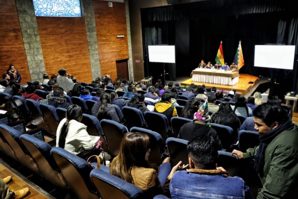 Gabinete ampliado liderado por Luis Arce Catacora