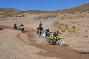 Vargas destacado motociclismo Oruro