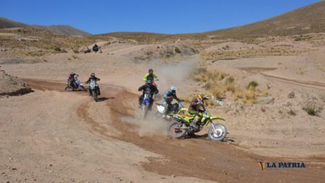 Vargas destacado motociclismo Oruro