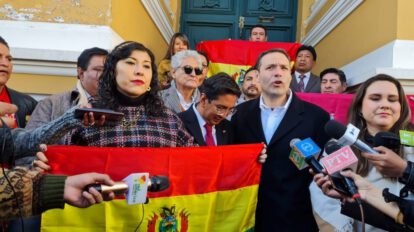 alianza política BUNK3R presentada en la Plaza Murillo