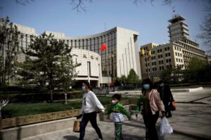 China recorta tasas de interés para impulsar su economía
