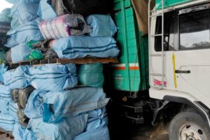 Ropa usada de contrabando incautada en Tarija