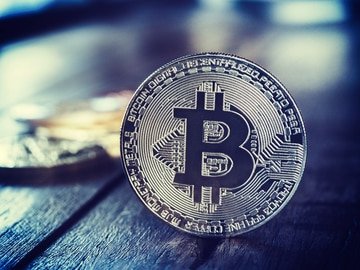 Bitcoin sigue en alza a pesar de pérdidas millonarias
