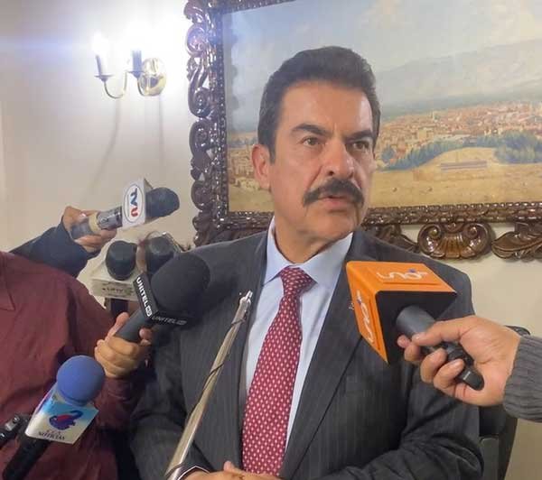 Manfred Reyes Villa niega contubernio con Gobierno