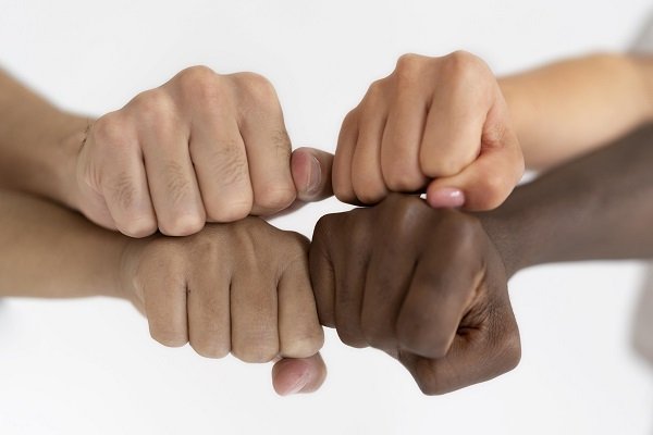 Microcuentos bolivianos ganan concurso contra el racismo