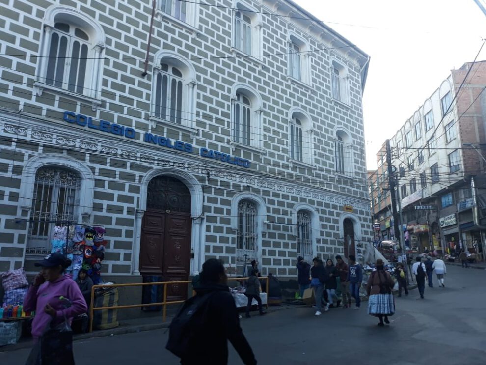 Renuncia de directora del Colegio Inglés Católico