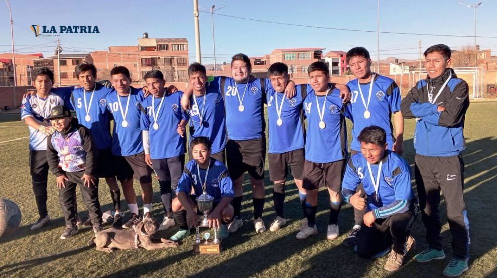 Deportivo Ximar campeón del torneo oficial de fútbol en Oruro