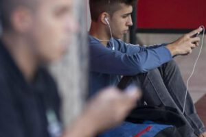 pérdida auditiva jóvenes