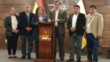 Aumento salarial de legisladores del MAS