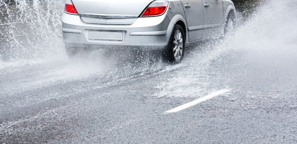 Conducir bajo la lluvia