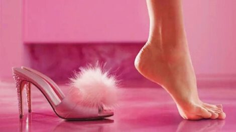 Margot Robbie revela cómo se filmó la famosa escena de sus pies en Barbie