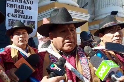 Ponchos Rojos amenazan con chicotear a legisladores que censuraron a Ministro de Gobierno