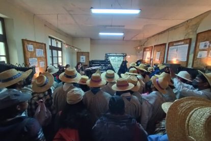 Jóvenes visitan el Museo Gráfico de LA PATRIA
