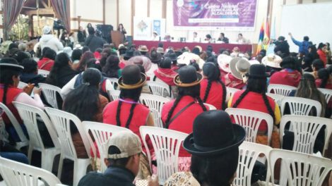 Cumbre Nacional de Mujeres Autoridades en Cochabamba