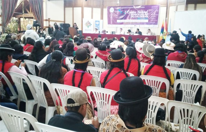 Cumbre Nacional de Mujeres Autoridades en Cochabamba