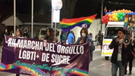 Activistas piden matrimonio igualitario