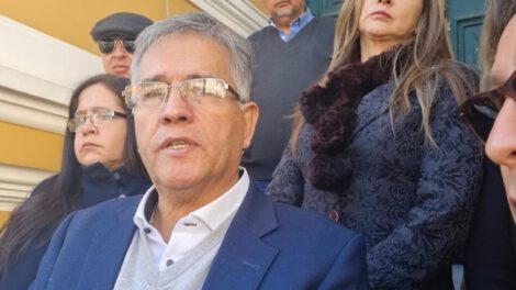 Diplomáticos de carrera demandan a Mayta