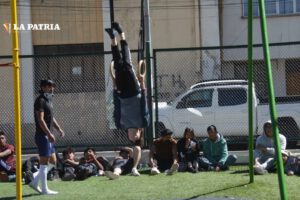 Competencia de calistenia en Oruro