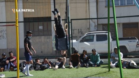 Competencia de calistenia en Oruro