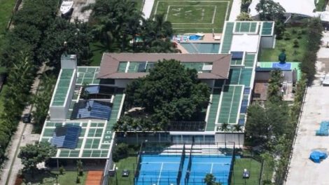 Neymar multado por construir ilegalmente un lago en su mansión