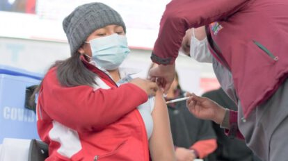Combo de Vacunación en la campaña Abriga Tu Salud