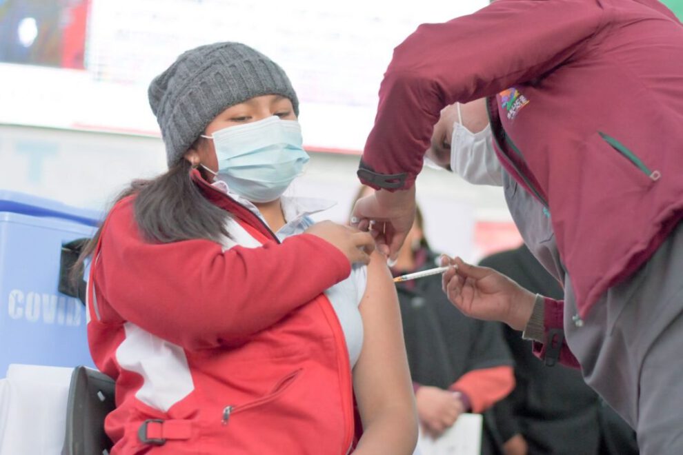 Combo de Vacunación en la campaña Abriga Tu Salud